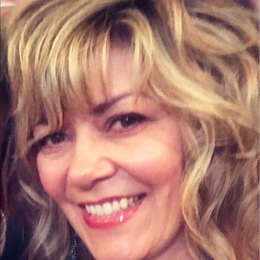 Meet your Posher, Carri